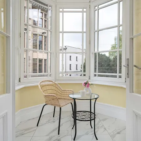 Διαμέρισμα Elegant In A Prime Location Near The Market Square By Renters