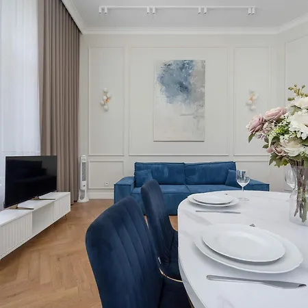 Elegant In A Prime Location Near The Market Square By Renters Διαμέρισμα Βρότσλαβ