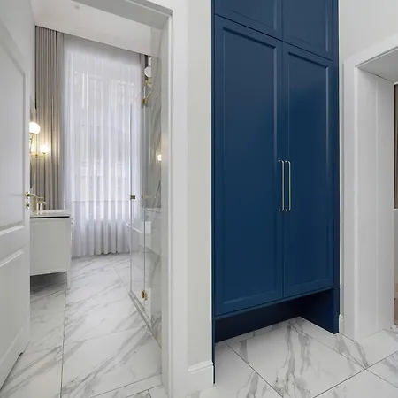 Διαμέρισμα Elegant In A Prime Location Near The Market Square By Renters *