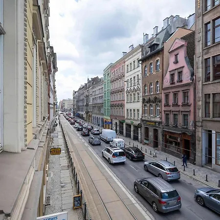 Elegant In A Prime Location Near The Market Square By Renters Διαμέρισμα